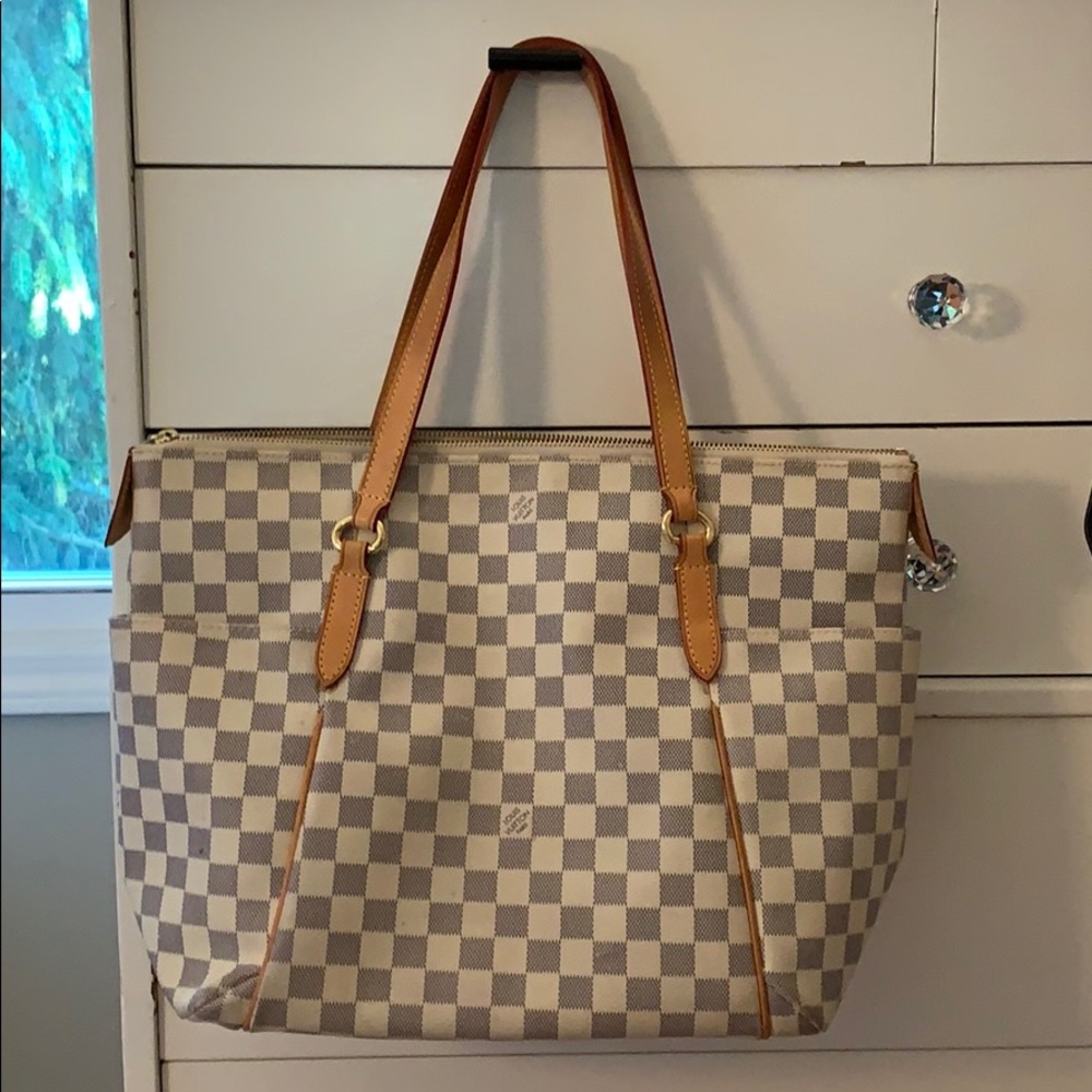 Grey/blue and white checkered bag